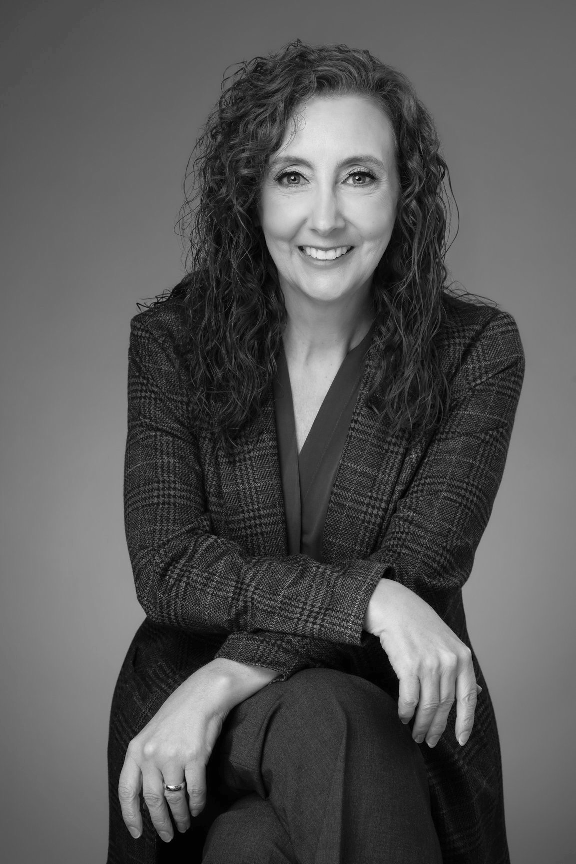 ellen bartola headshot